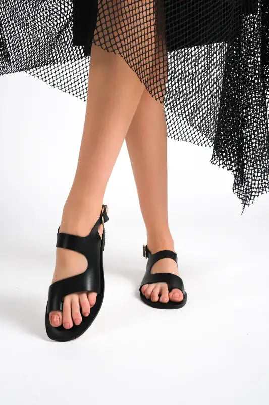 Leather toe loop flat black sandal for women