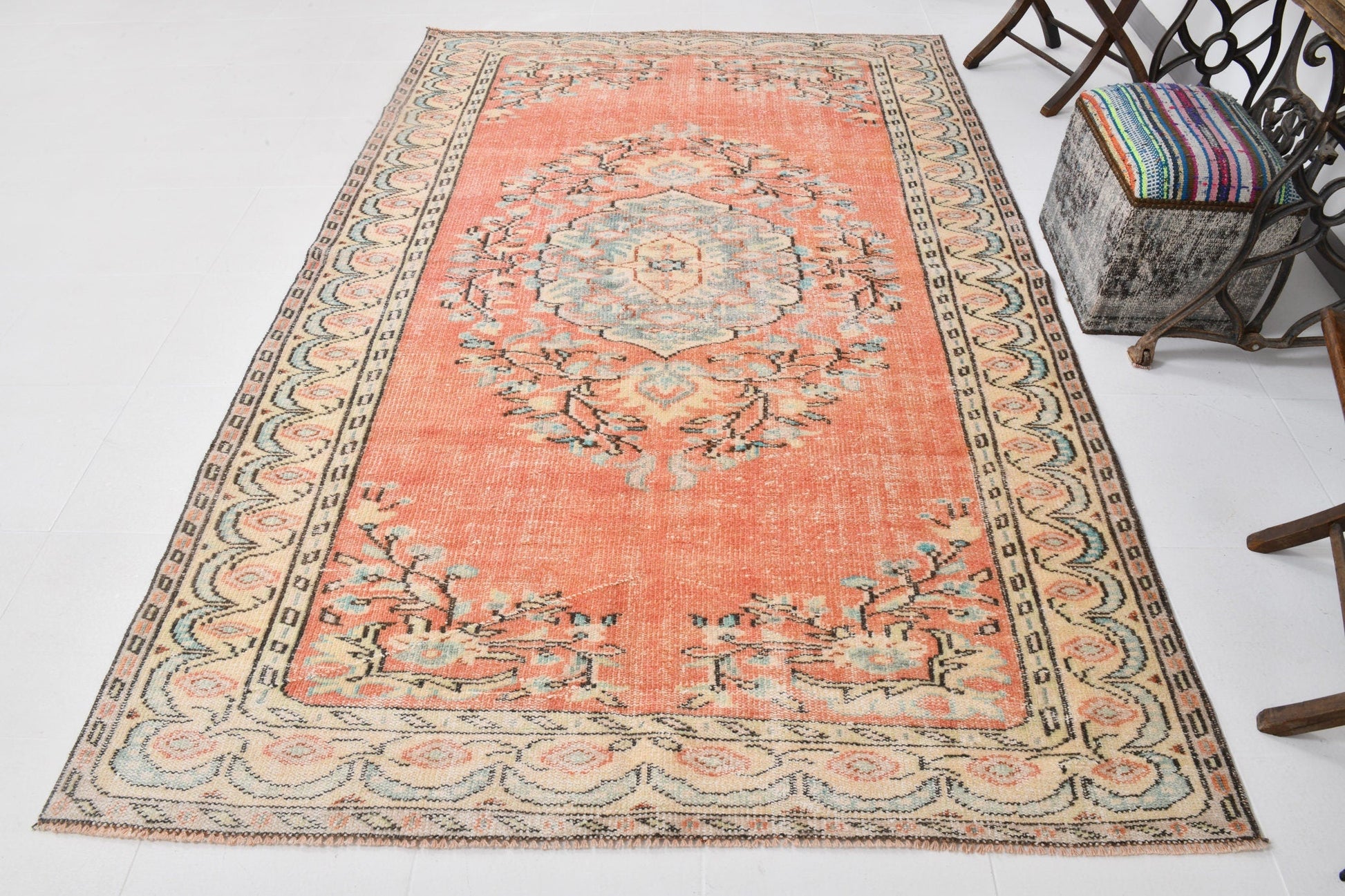 Turkish Vintage Rug  5'11" x 9'1" ft