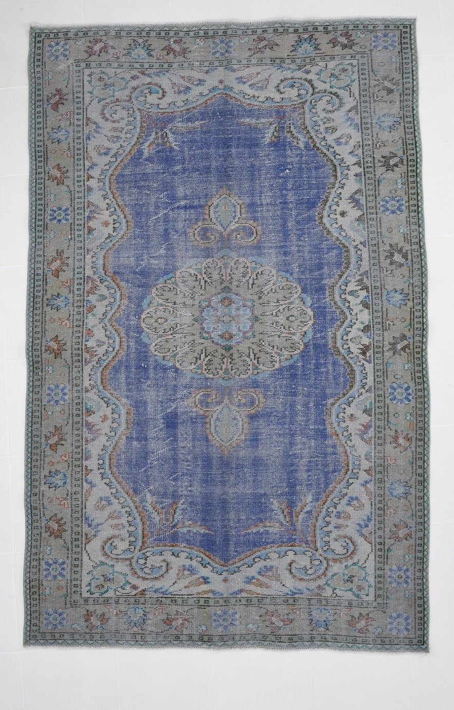 Turkish Vintage Rug 5’8’’ x 8’8’’ ft